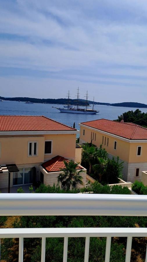 Feelhvar Along Bluelagoon Hvar Town