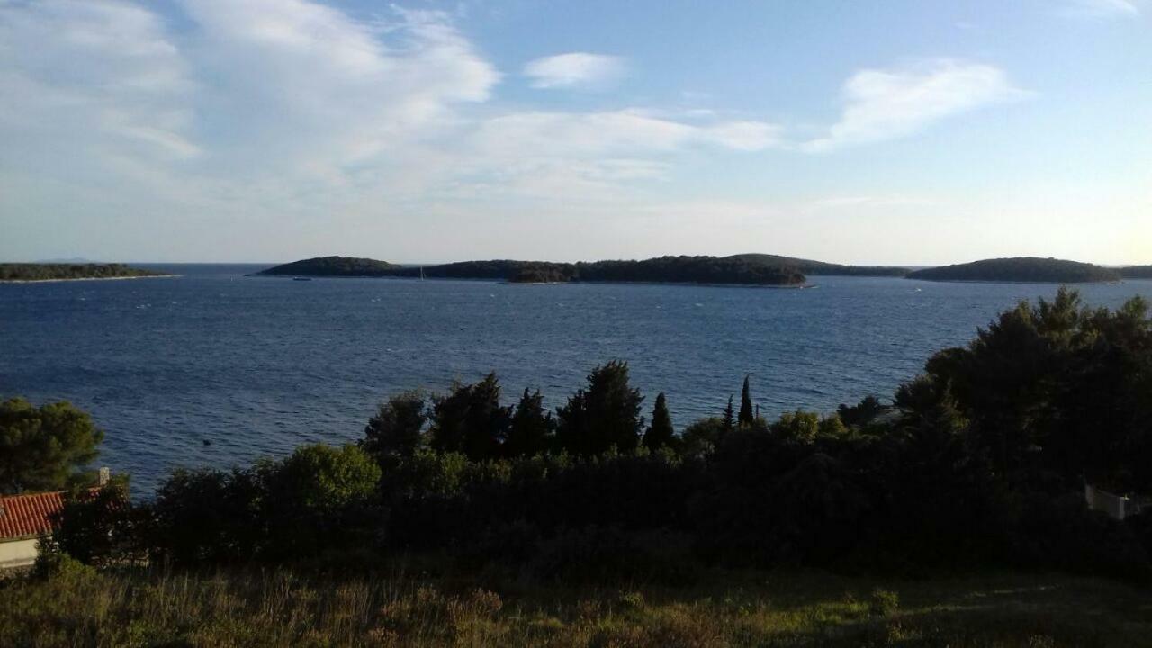 Feelhvar Along Bluelagoon